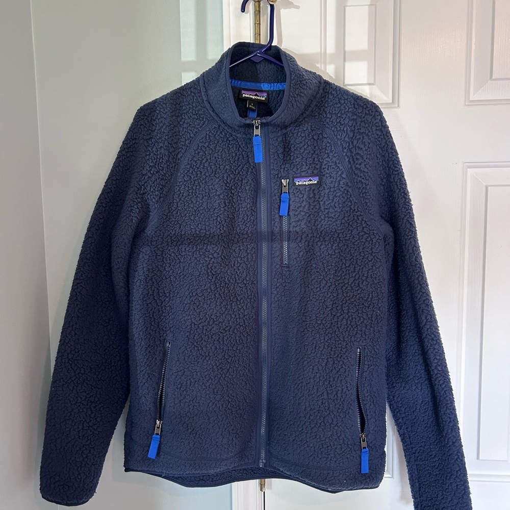Men’s Patagonia fleece jacket